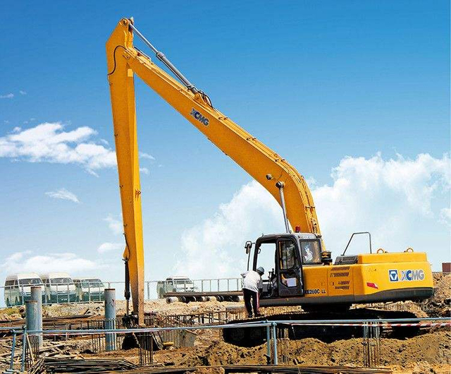 Xe260cll 26-тонний гідравлічний гусеничний екскаватор з довгою рукою. Ціна