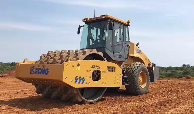مداحل الطريق الهيدروليكية ذات الأسطوانة الواحدة 18 طن Xs183j/Xs183