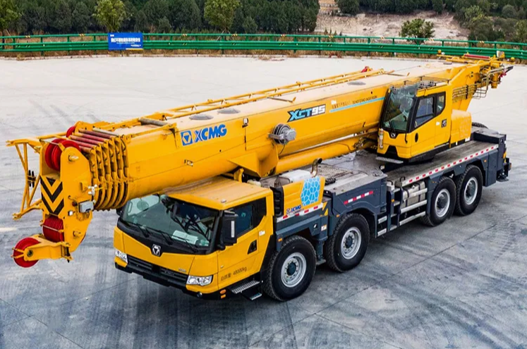 Guindaste m&oacute;vel de caminh&atilde;o com lan&ccedil;a articulada Xct95L7 de 95 toneladas