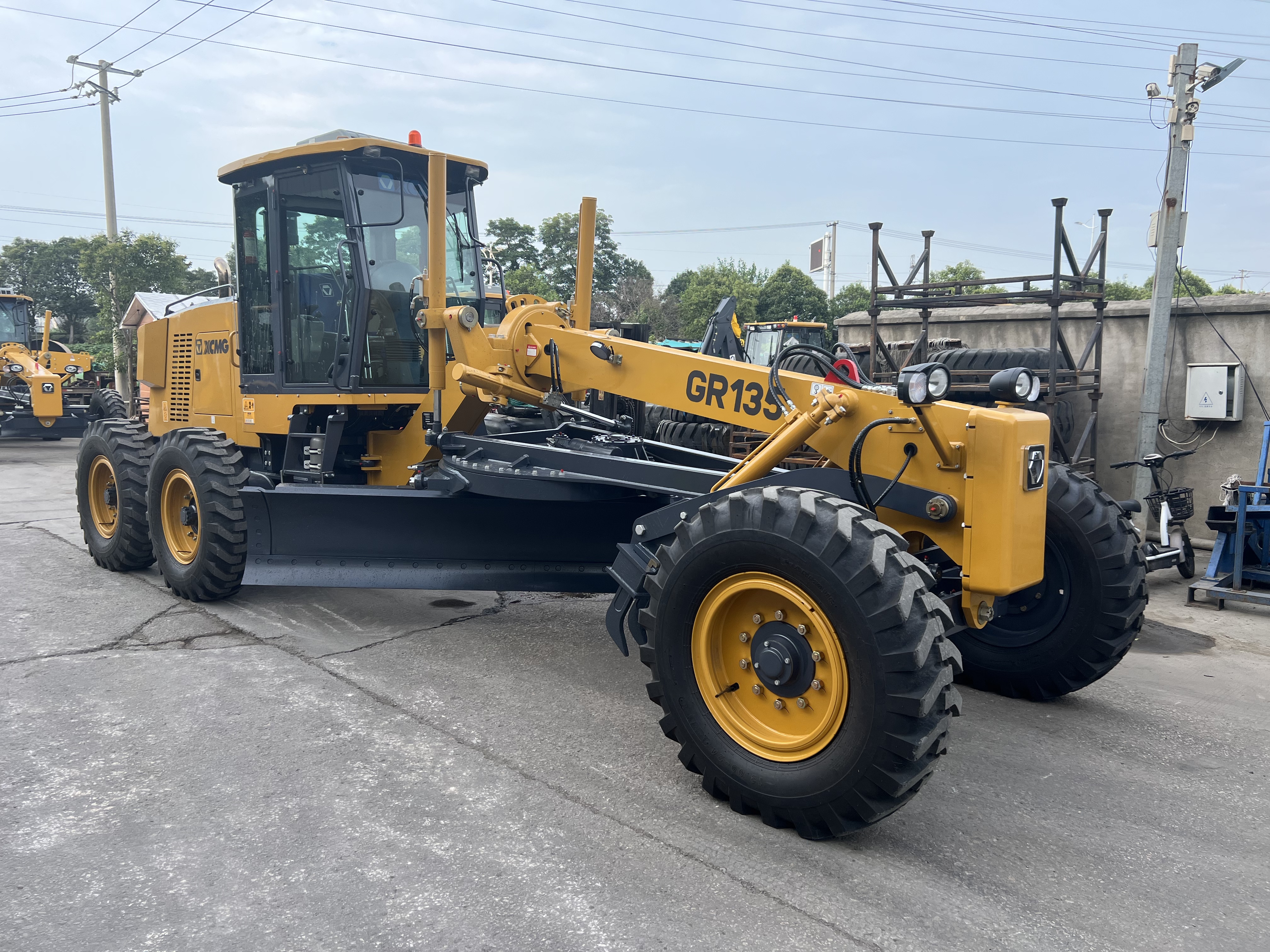 M&aacute;quinas rodovi&aacute;rias GR135 135HP Motoniveladora para venda