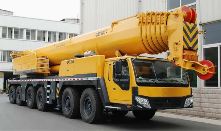 QAY160 160-тонный вездеходный автокран