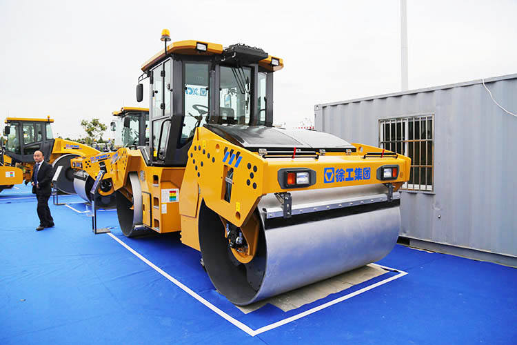 Pre&ccedil;o da m&aacute;quina compactadora de rolo compactador vibrat&oacute;rio de 12 toneladas XD123