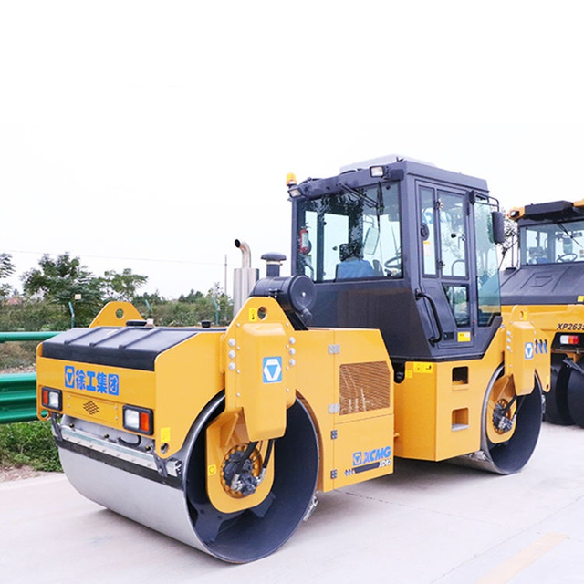 المدحلة الاهتزازية ذات الأسطوانة المزدوجة XD82 سعة 8 طن