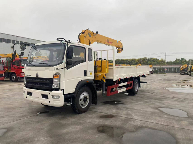 Gr&uacute;a montada sobre cami&oacute;n m&oacute;vil con pluma telesc&oacute;pica SQ6.3SK2Q