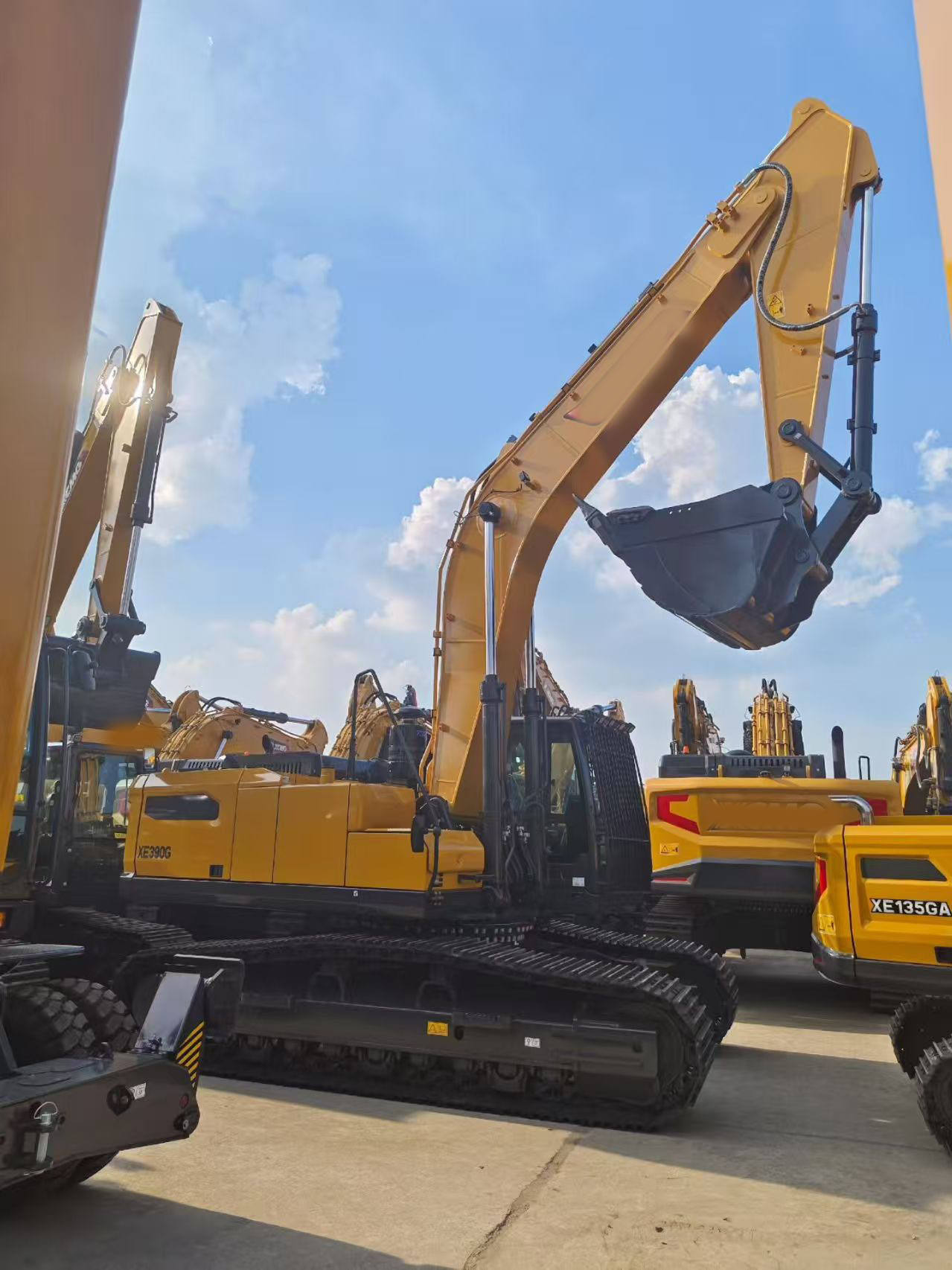 XE390G 39Ton حفارة زاحفة هيدروليكية حفار البناء الثقيلة للتعدين والمحجر ونقل التربة وأعمال البنية التحتية