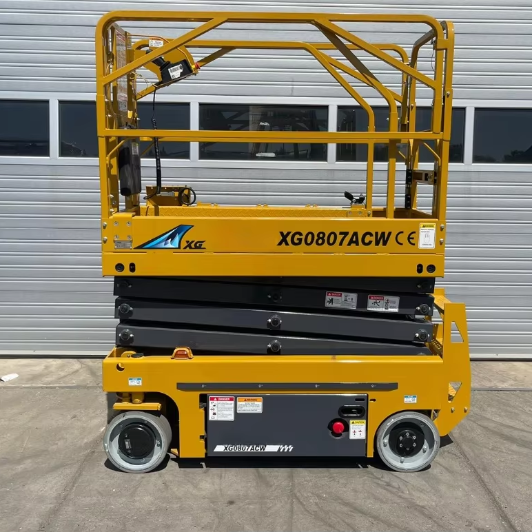 XG0807AC AC elektr qaychi ko'taruvchi 7,8 m ish balandligi 240 kg havo ish platformasi